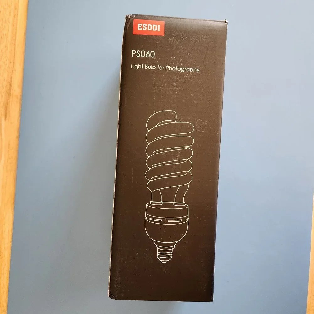 PHOTOGRAPHY LIGHT BULB FOR USE WITH REFLECTIVE UMBRELLA